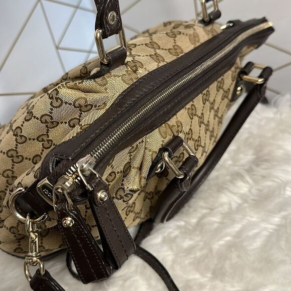 💯Authentic Gucci Two-Way Handbag🍀 - Picture 9 of 16